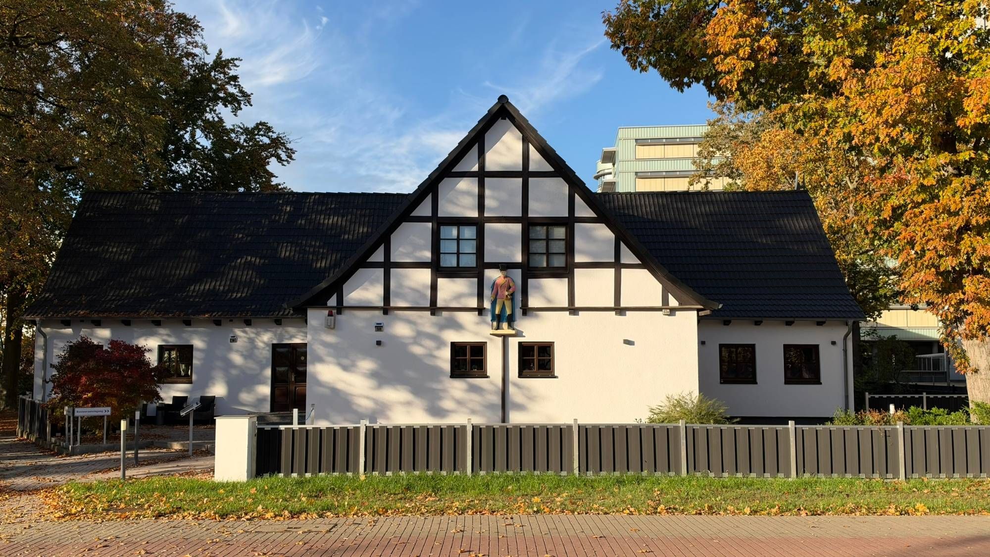 Der Fachwerkgiebel des Hotels