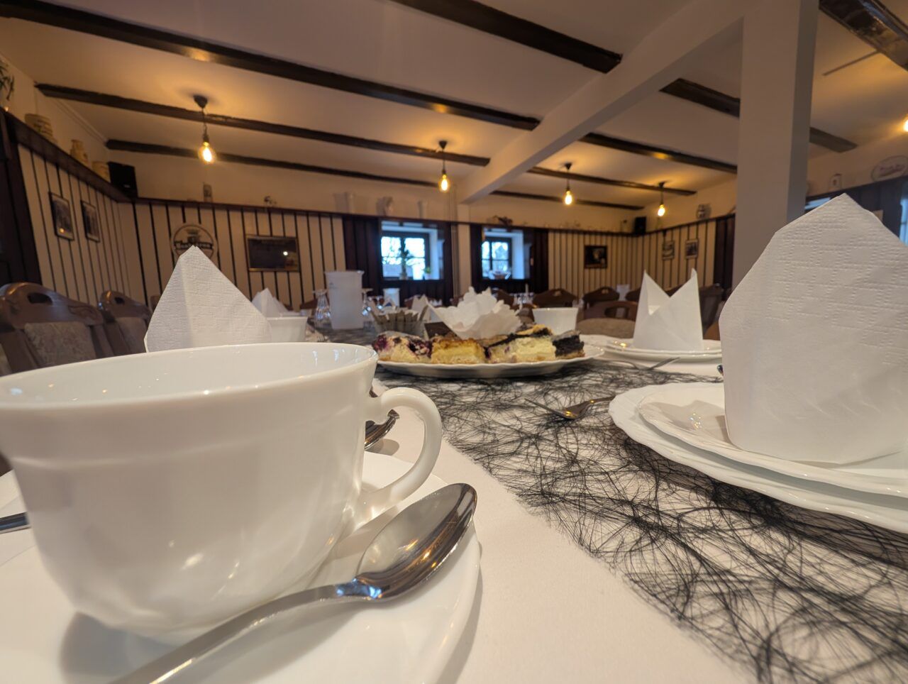Kaffeetafel mit Gebäck